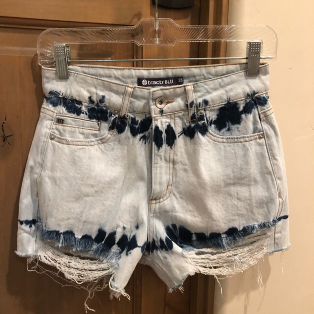 Tractr blu high rise tie dye denim cut off shorts. Size 26.
